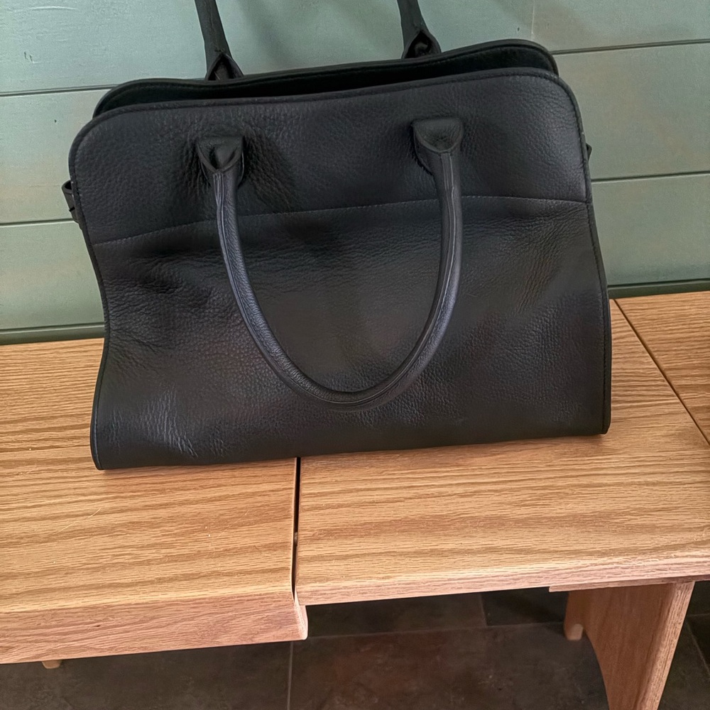 Elegant Black Tote Bag - Picture 7 of 10